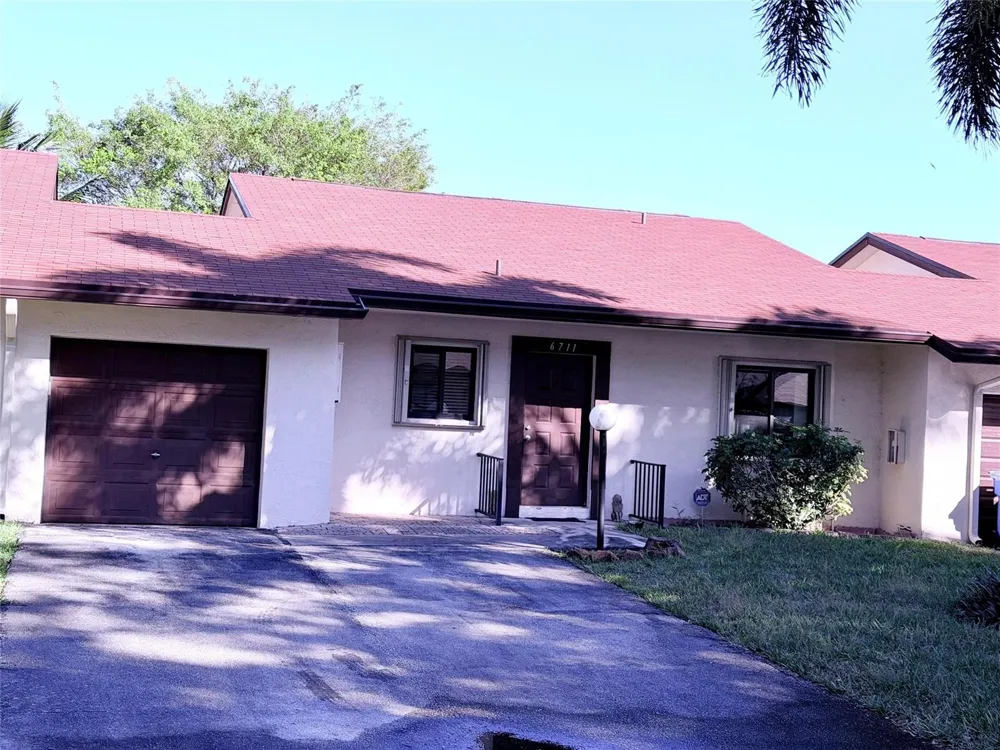 6711 S Parkway Drive #2-10 Margate, FL 33068