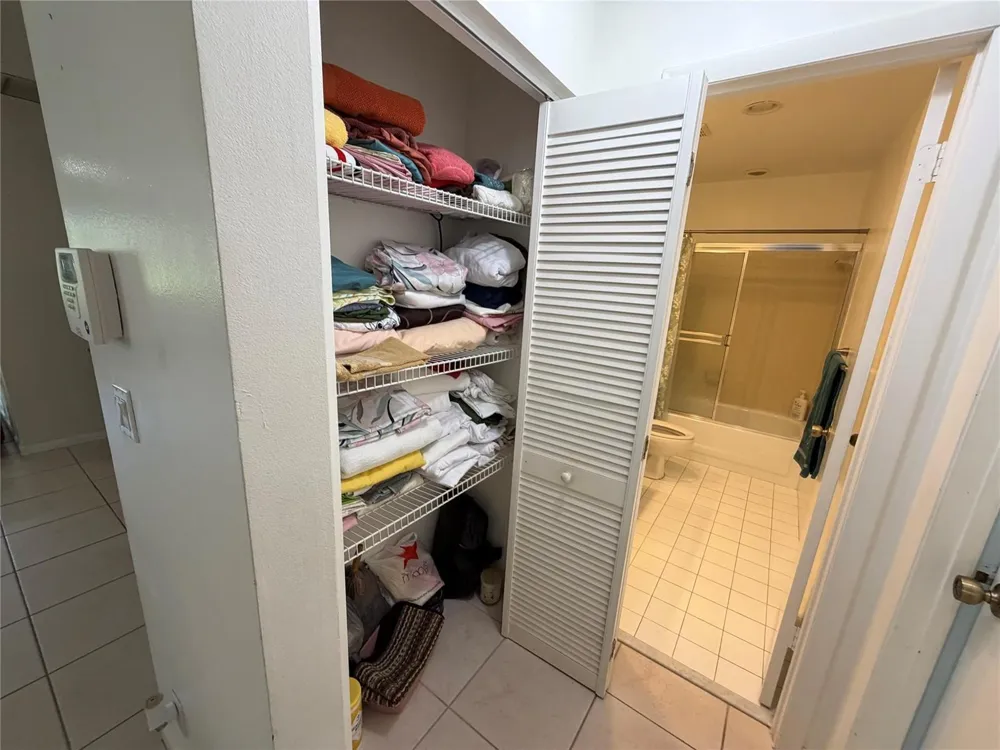 6711 S Parkway Drive #2-10 Margate, FL 33068