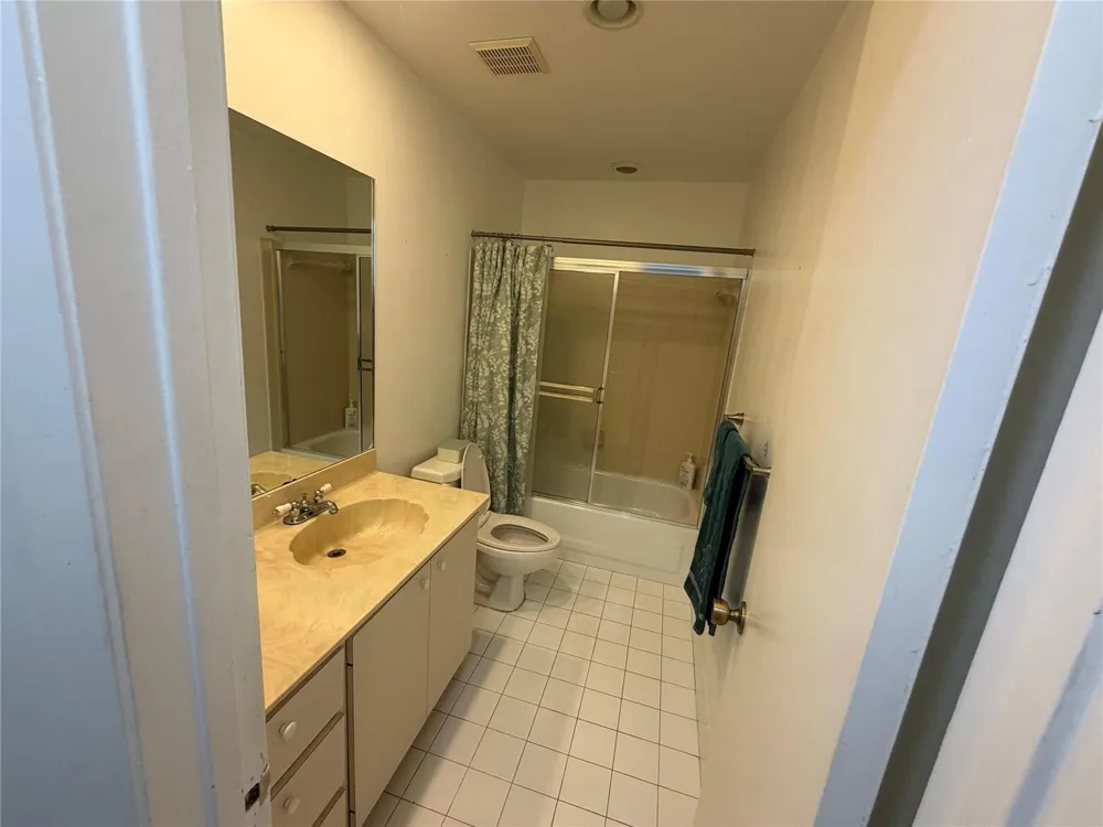 6711 S Parkway Drive #2-10 Margate, FL 33068