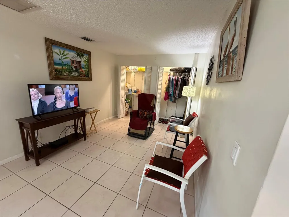 6711 S Parkway Drive #2-10 Margate, FL 33068