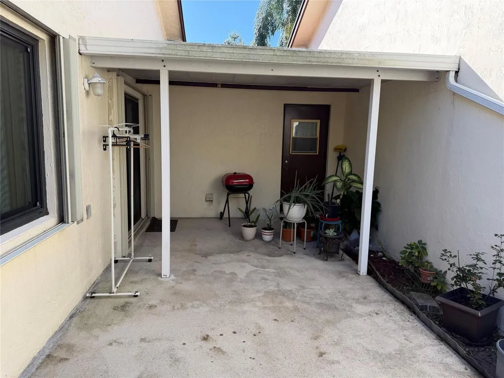 6711 S Parkway Drive #2-10 Margate, FL 33068