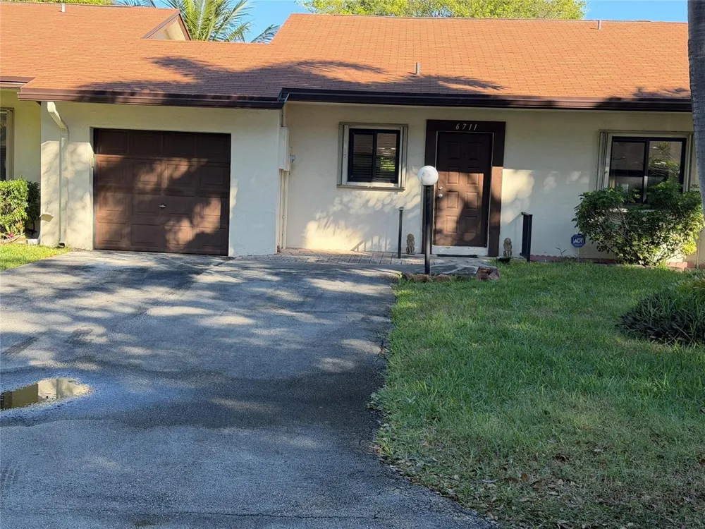 6711 S Parkway Drive #2-10 Margate, FL 33068