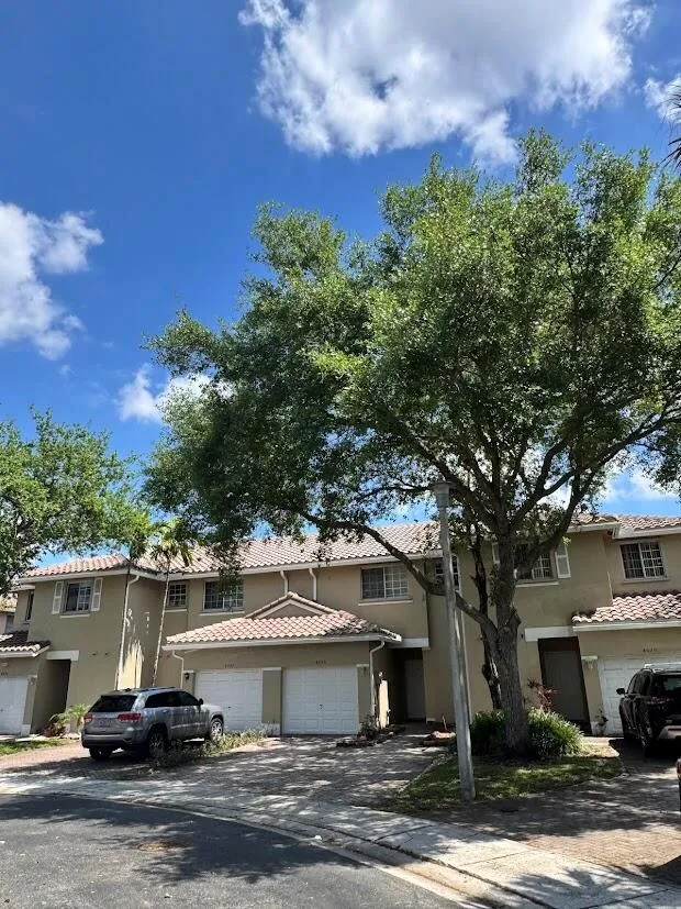 4030 NW 90th Way Sunrise, FL 33351