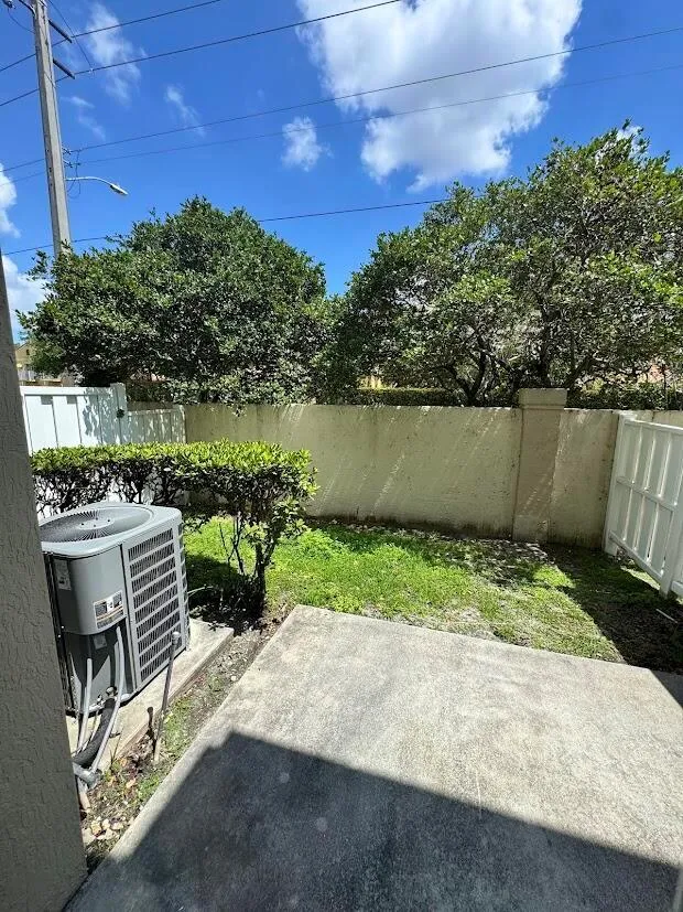 4030 NW 90th Way Sunrise, FL 33351