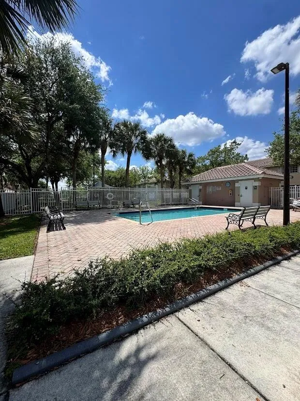4030 NW 90th Way Sunrise, FL 33351