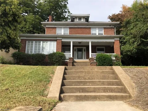 1517 W First Street #2