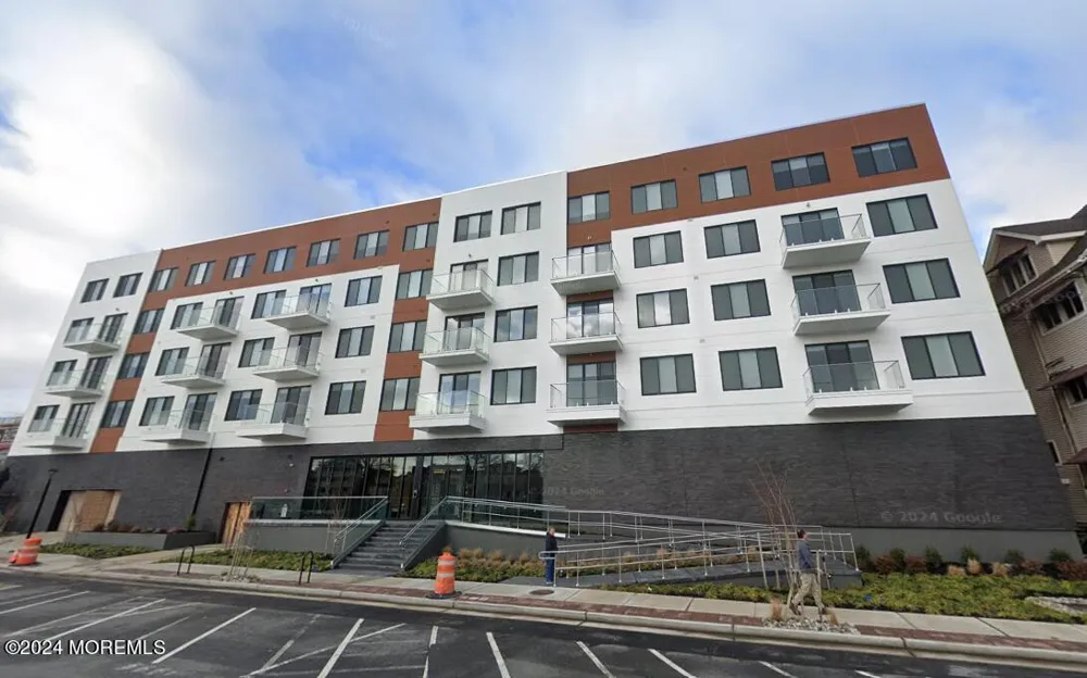 521 Lake Avenue #207 Asbury Park, NJ 07712