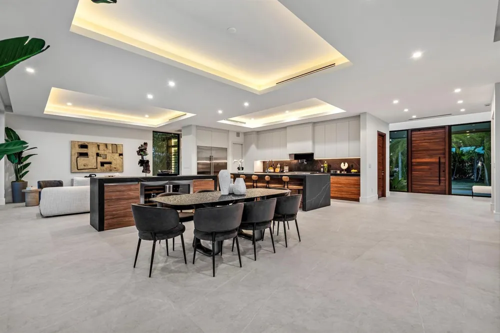 2000 Harbourview Drive Fort Lauderdale, FL 33316