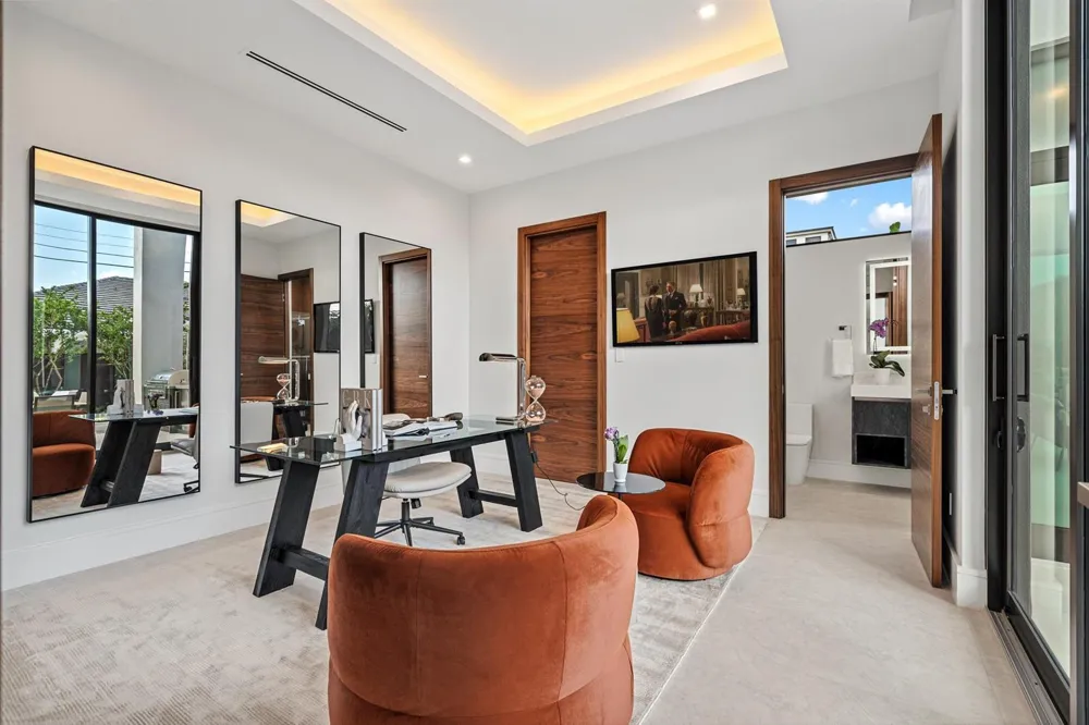 2000 Harbourview Drive Fort Lauderdale, FL 33316