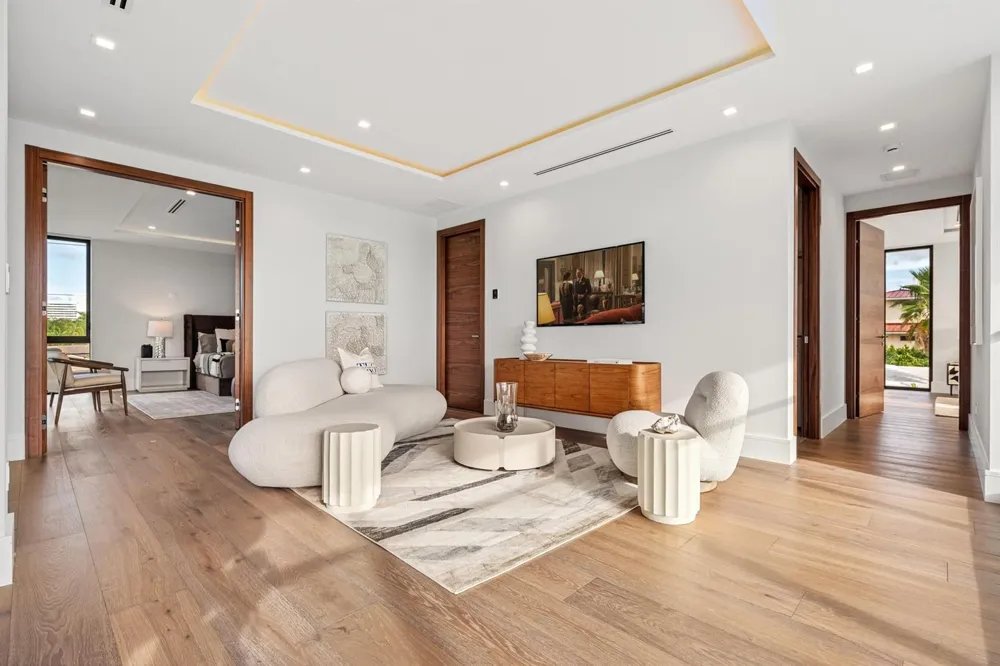 2000 Harbourview Drive Fort Lauderdale, FL 33316