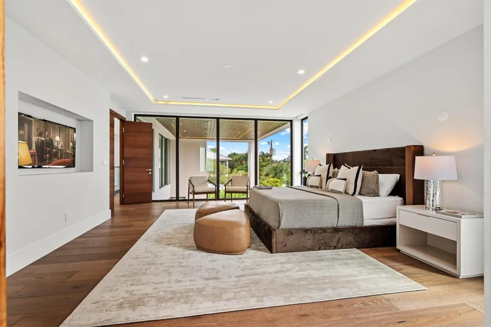 2000 Harbourview Drive Fort Lauderdale, FL 33316