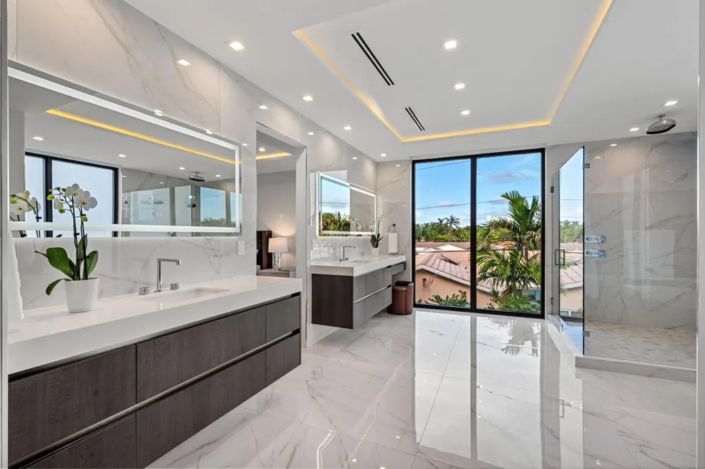 2000 Harbourview Drive Fort Lauderdale, FL 33316