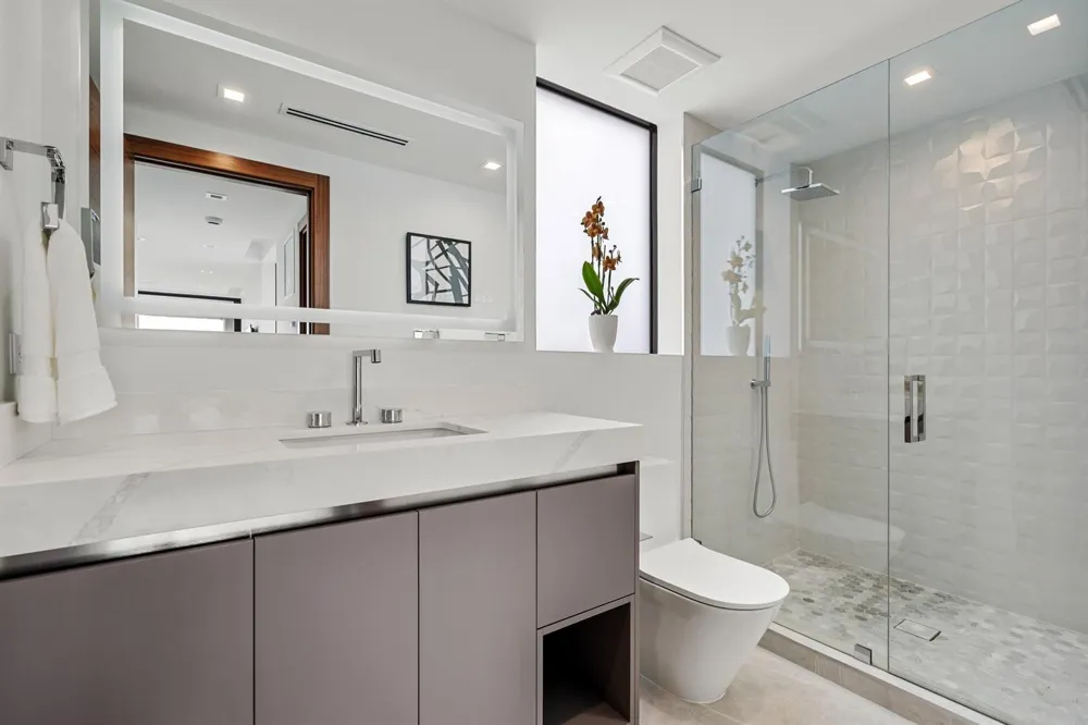 2000 Harbourview Drive Fort Lauderdale, FL 33316