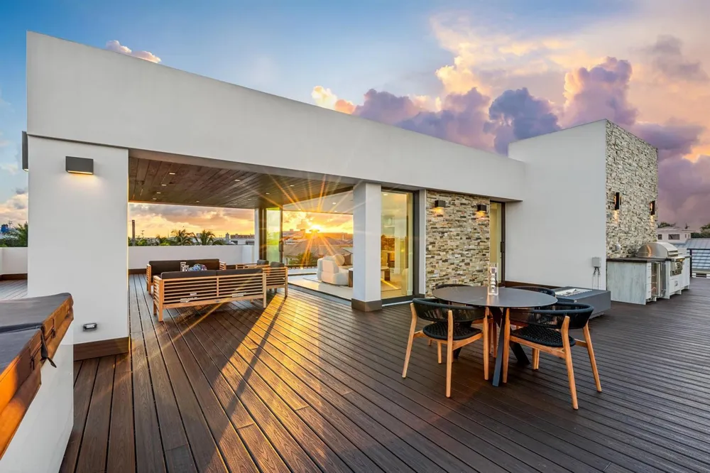 2000 Harbourview Drive Fort Lauderdale, FL 33316