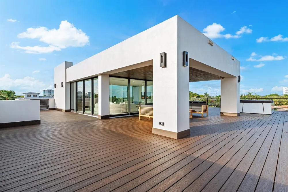 2000 Harbourview Drive Fort Lauderdale, FL 33316