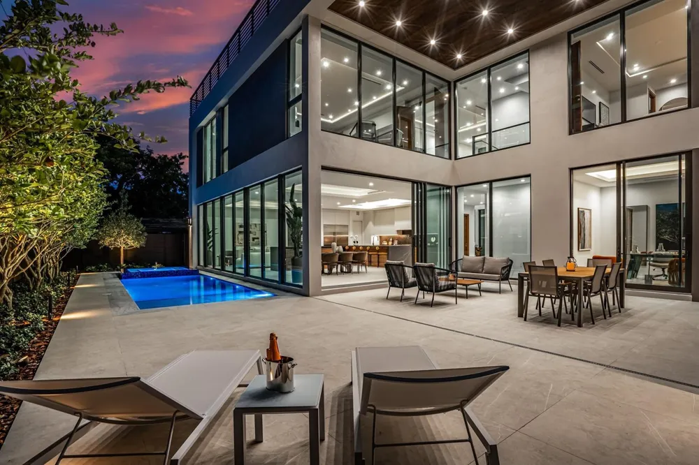 2000 Harbourview Drive Fort Lauderdale, FL 33316