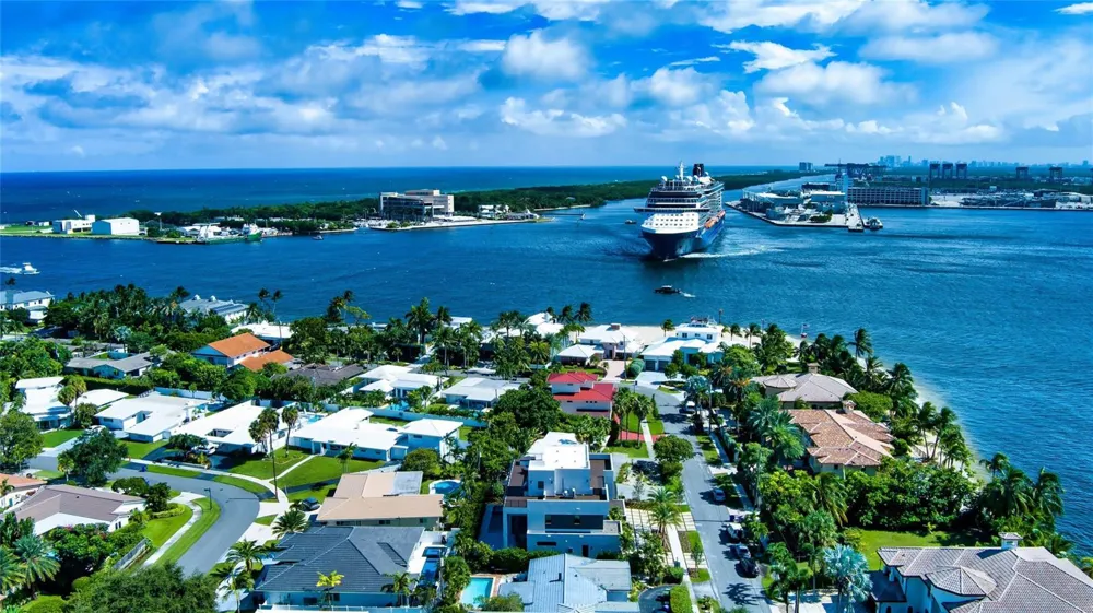 2000 Harbourview Drive Fort Lauderdale, FL 33316
