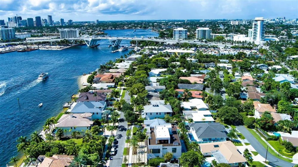 2000 Harbourview Drive Fort Lauderdale, FL 33316