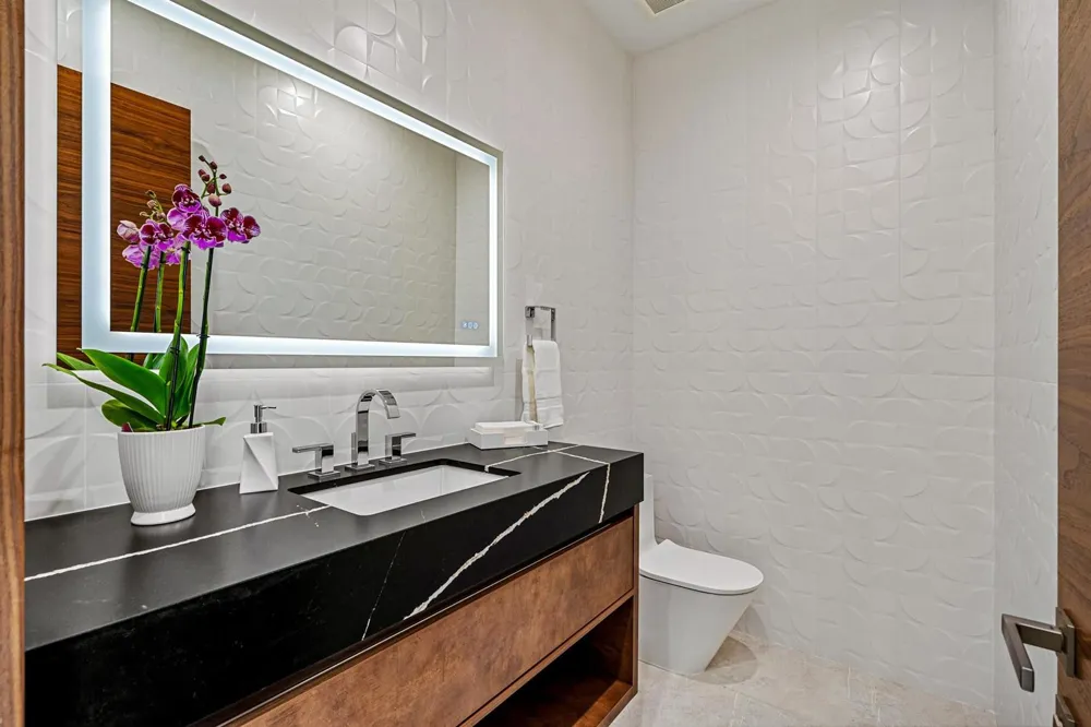 2000 Harbourview Drive Fort Lauderdale, FL 33316