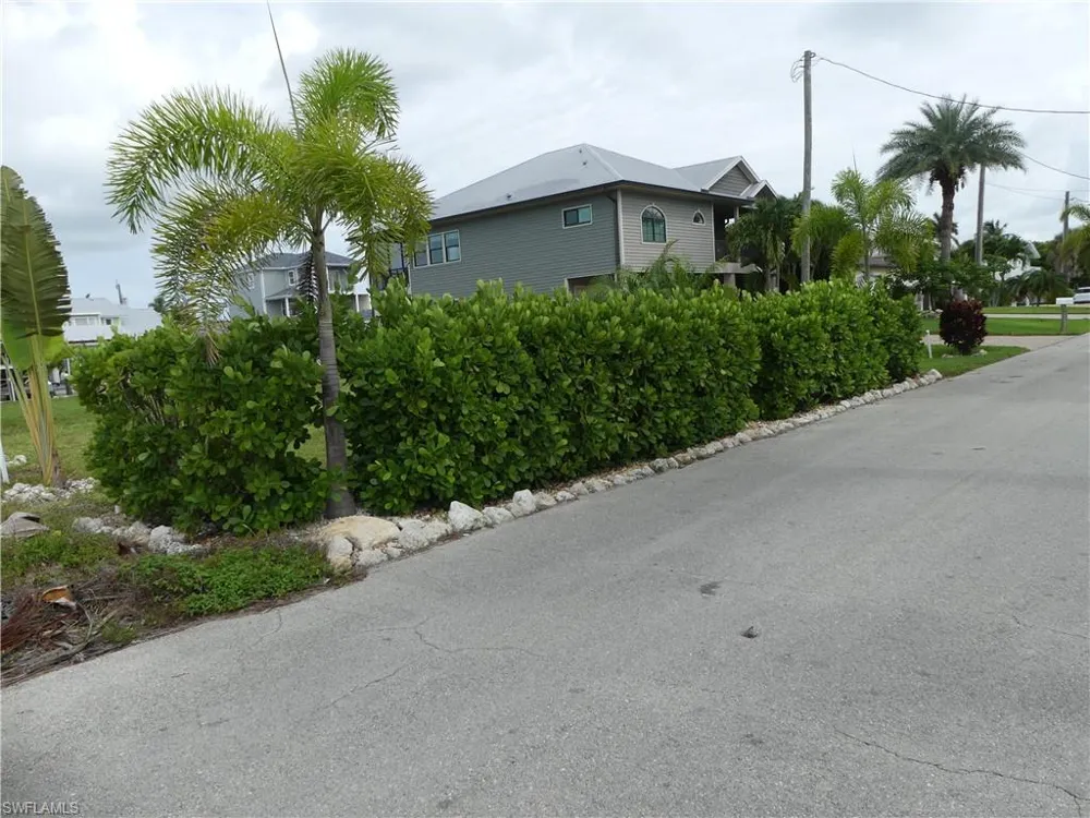 2371 Sycamore Street St. James City, FL 33956