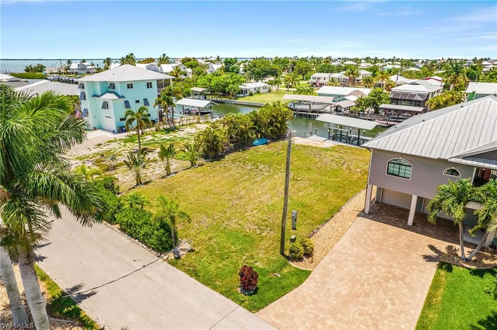 2371 Sycamore Street St. James City, FL 33956