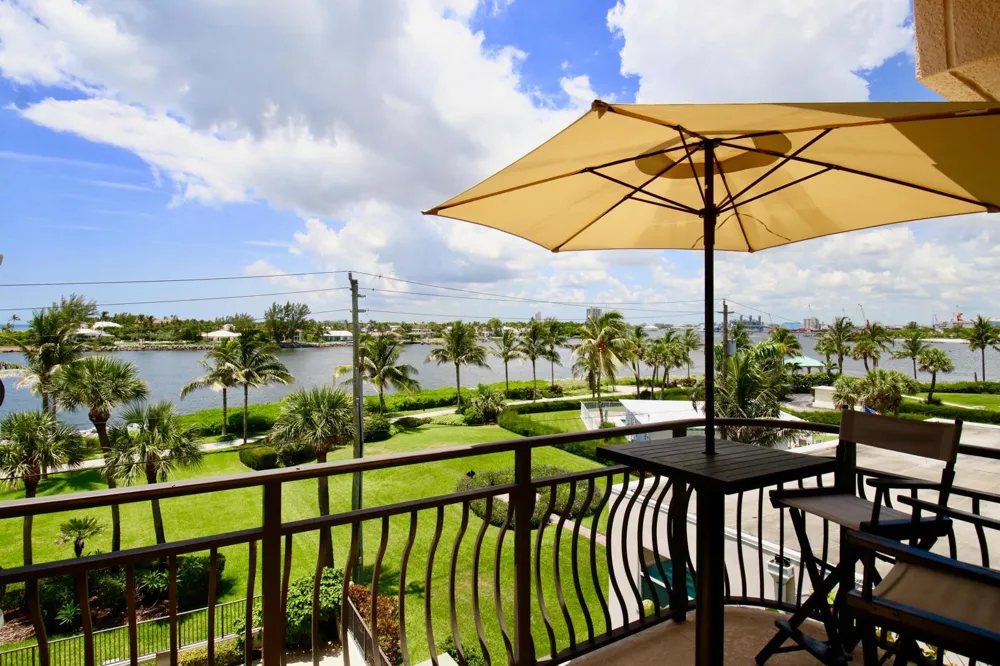 314 Inlet Way #303 Palm Beach Shores, FL 33404