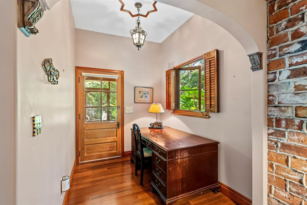 825 Alamanda Street Boca Raton, FL 33486