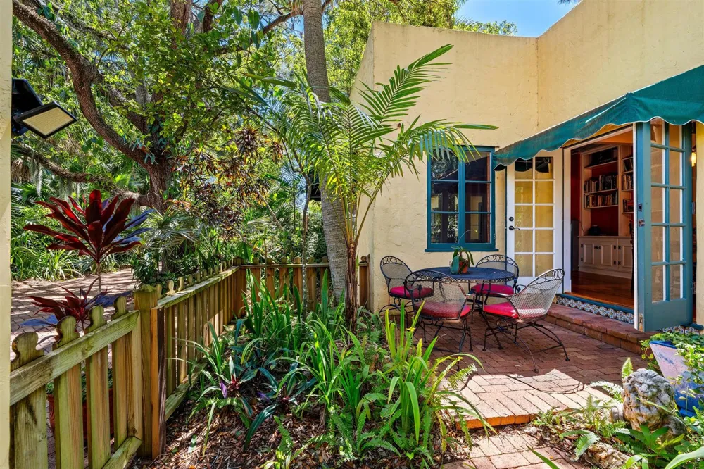825 Alamanda Street Boca Raton, FL 33486