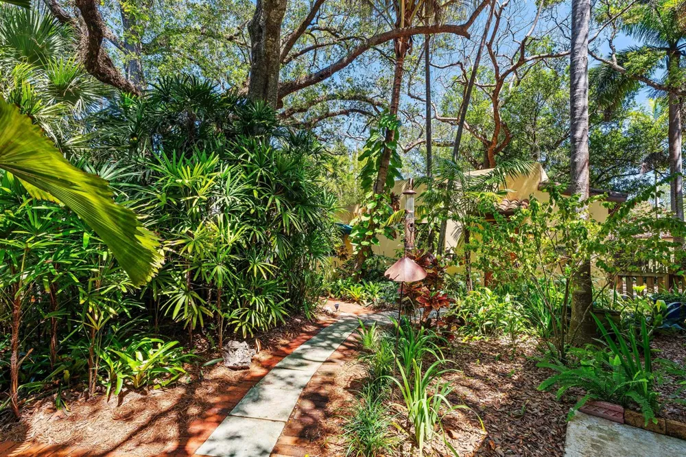 825 Alamanda Street Boca Raton, FL 33486