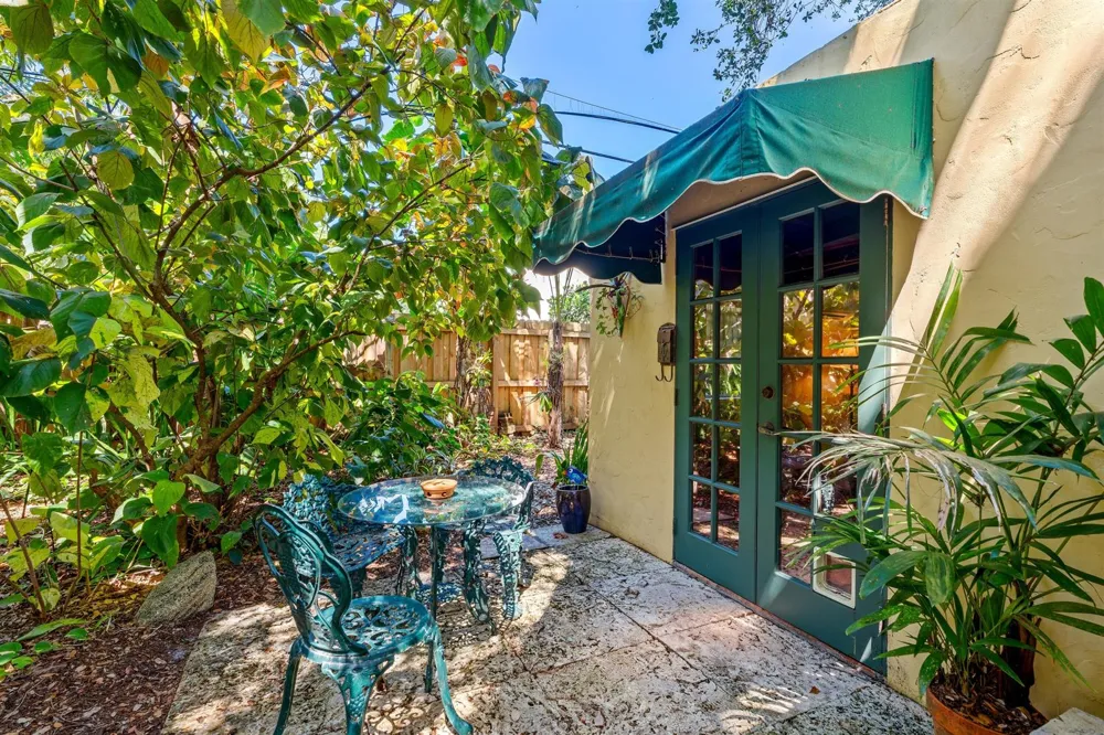 825 Alamanda Street Boca Raton, FL 33486