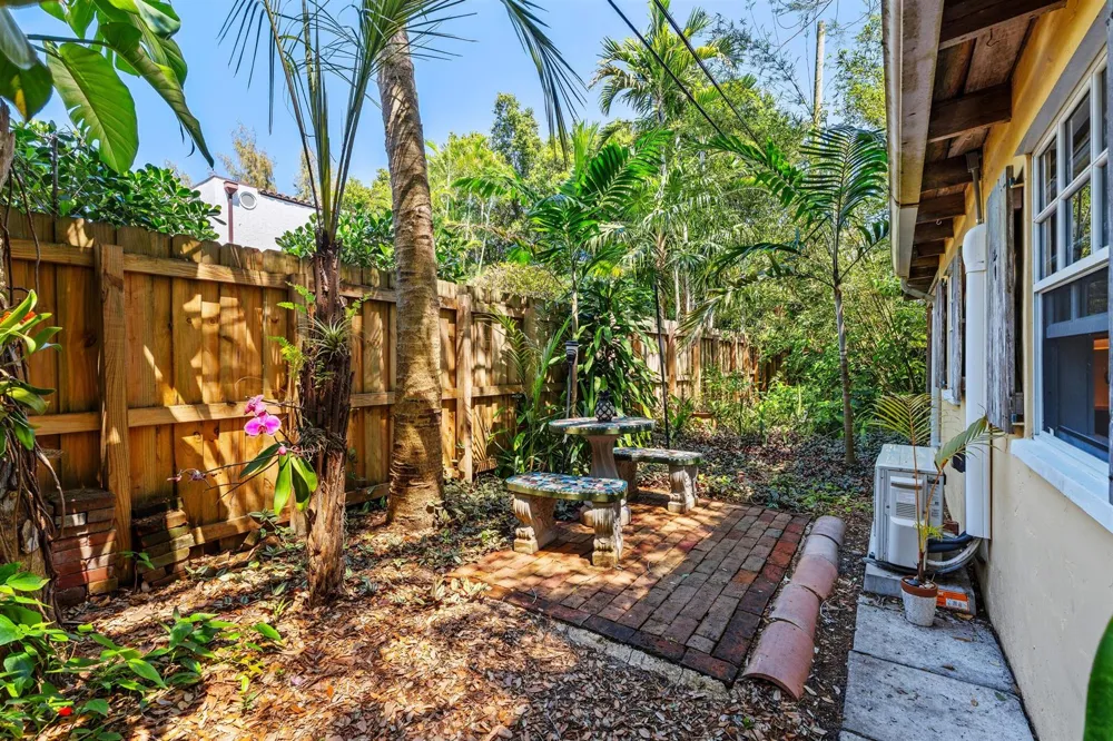 825 Alamanda Street Boca Raton, FL 33486