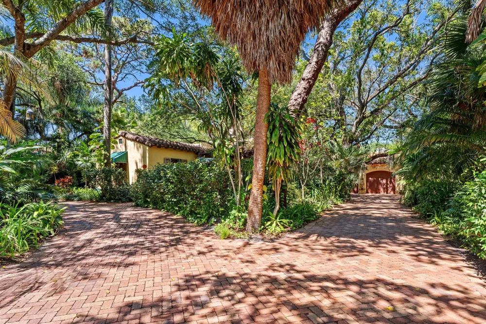 825 Alamanda Street Boca Raton, FL 33486