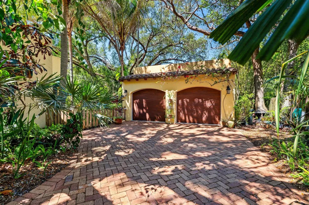 825 Alamanda Street Boca Raton, FL 33486