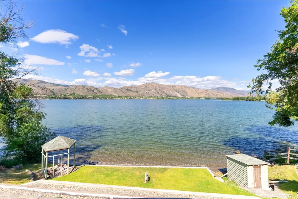 111 Eastlake Road Oroville, WA 98844