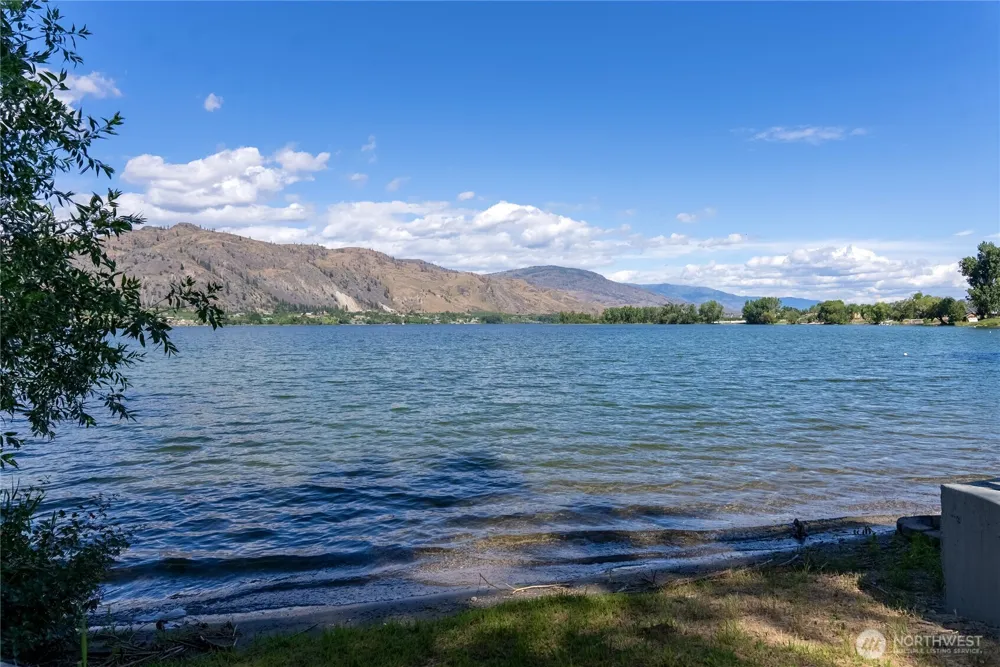 111 Eastlake Road Oroville, WA 98844