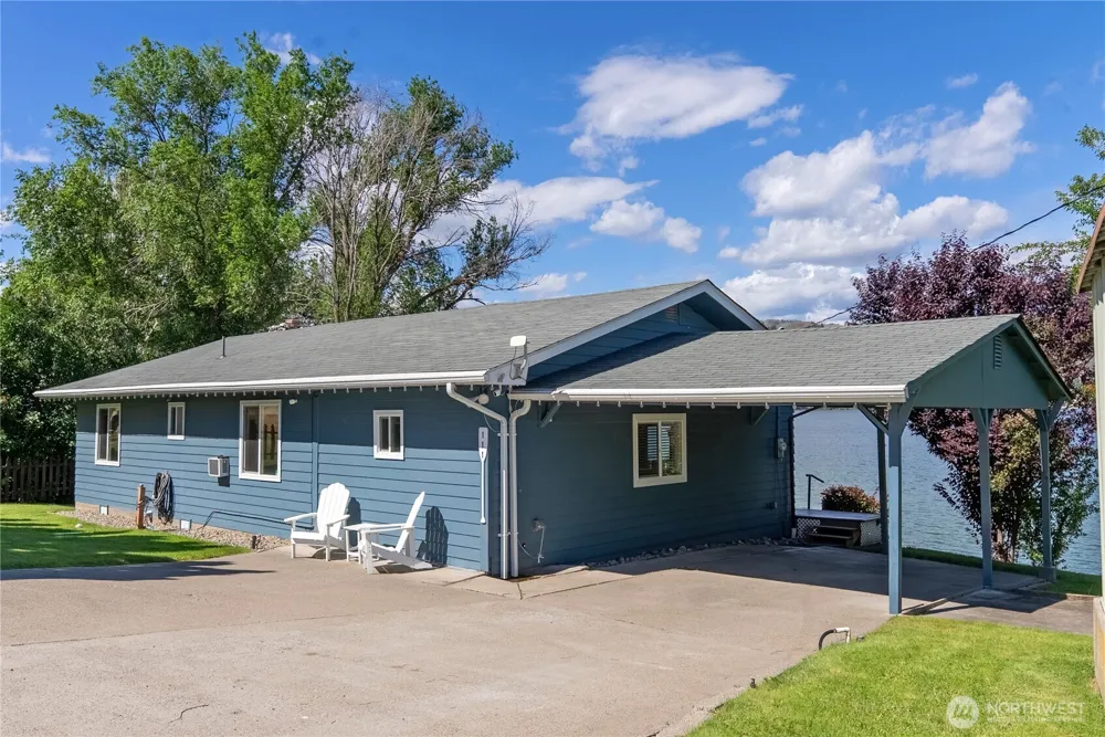 111 Eastlake Road Oroville, WA 98844