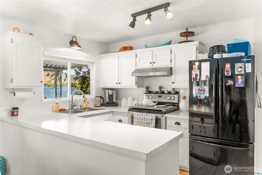111 Eastlake Road Oroville, WA 98844