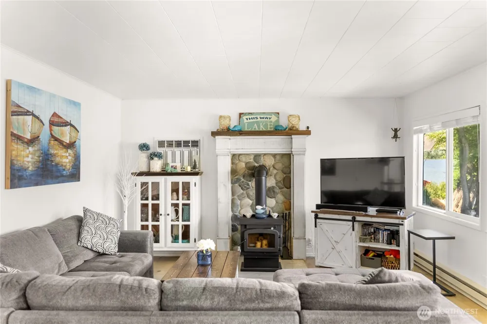 111 Eastlake Road Oroville, WA 98844
