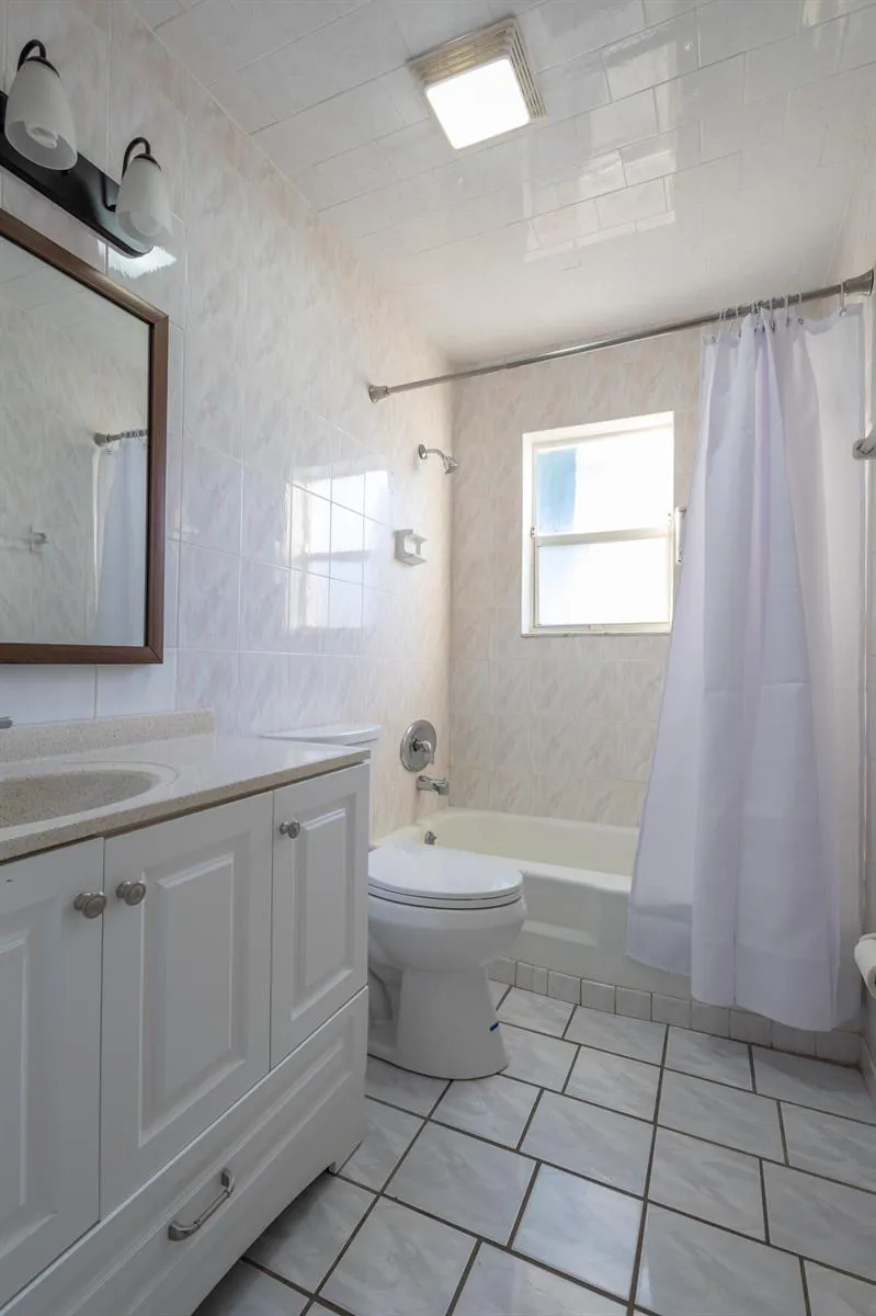714 S Arnold Avenue #B Left Side Lantana, FL 33462