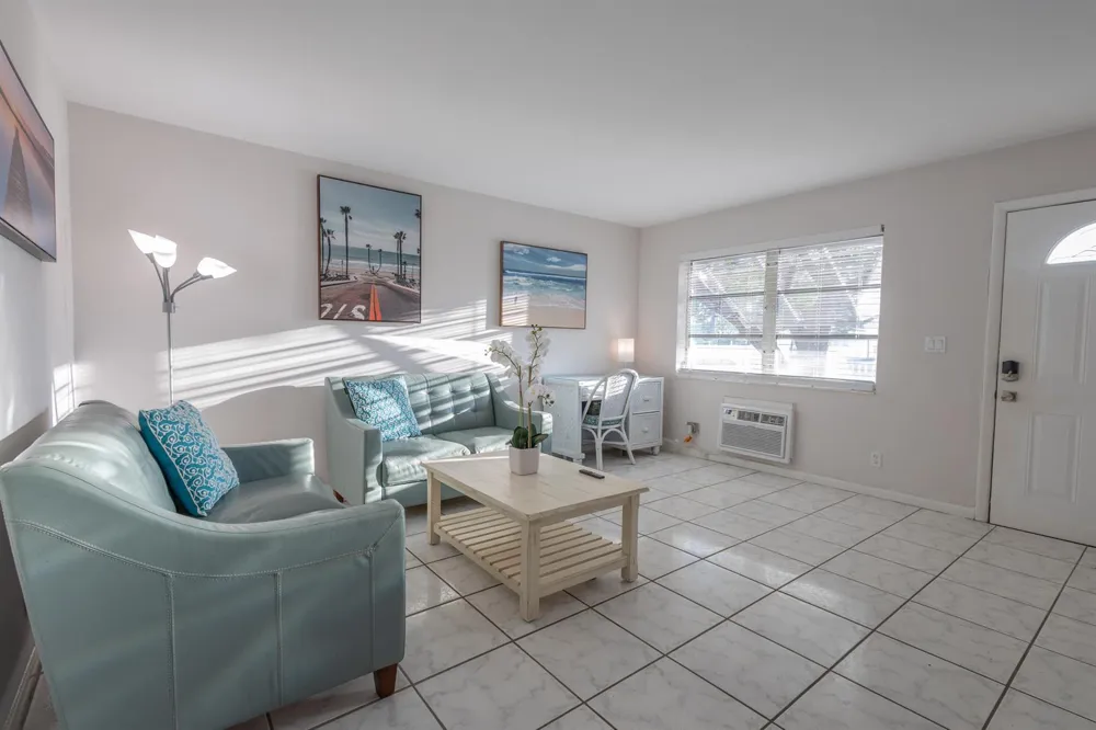 714 S Arnold Avenue #B Left Side Lantana, FL 33462