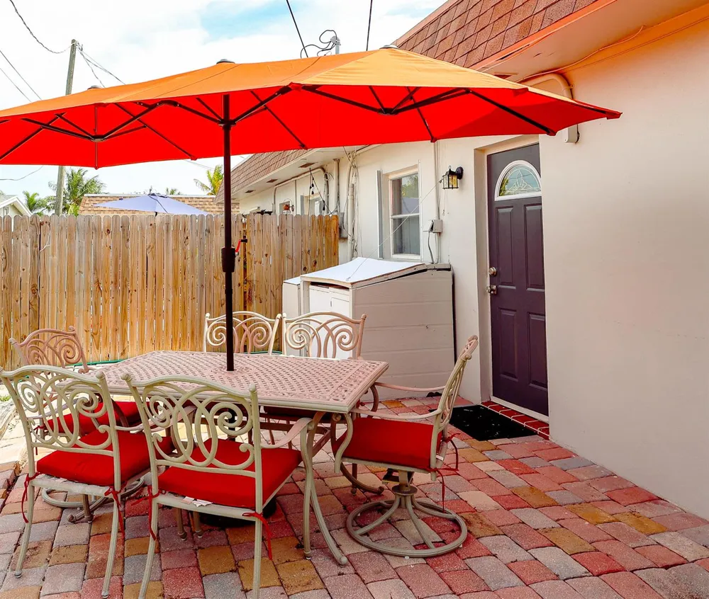 714 S Arnold Avenue #B Left Side Lantana, FL 33462