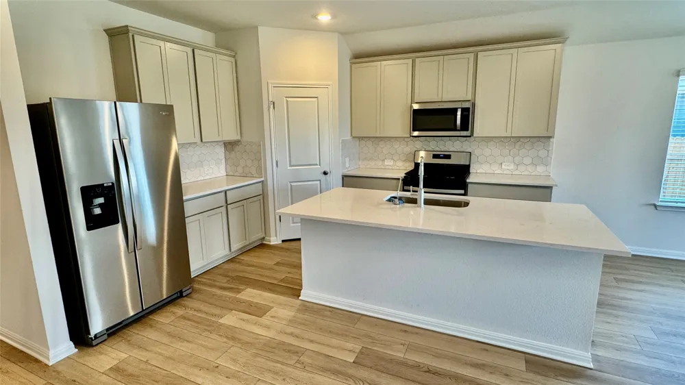 156 Coopers Hawk Crest Cedar Creek, TX 78612