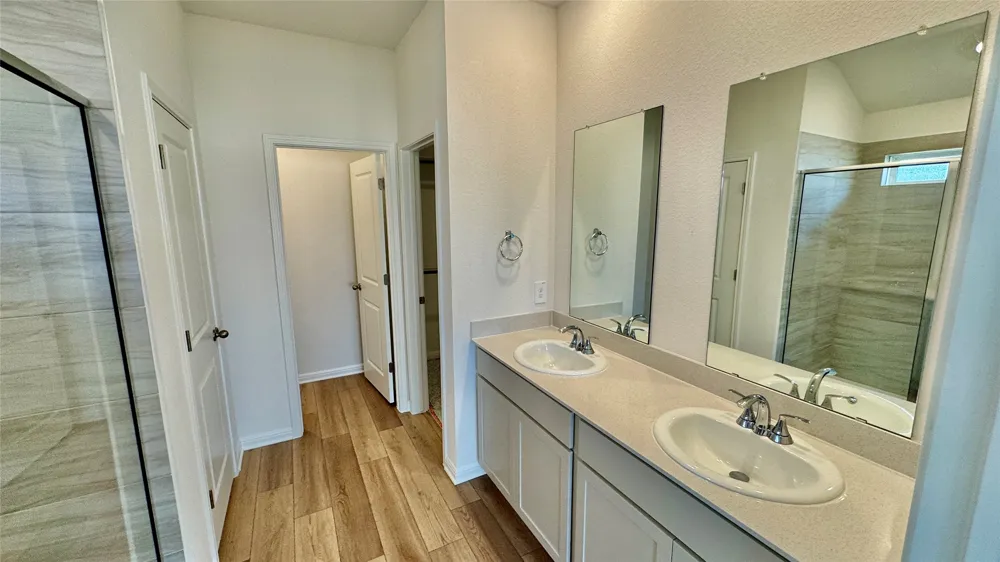 156 Coopers Hawk Crest Cedar Creek, TX 78612