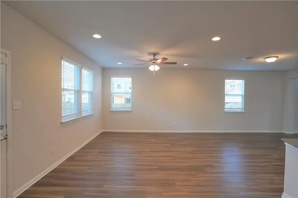 12110 Tolson Drive Manor, TX 78653