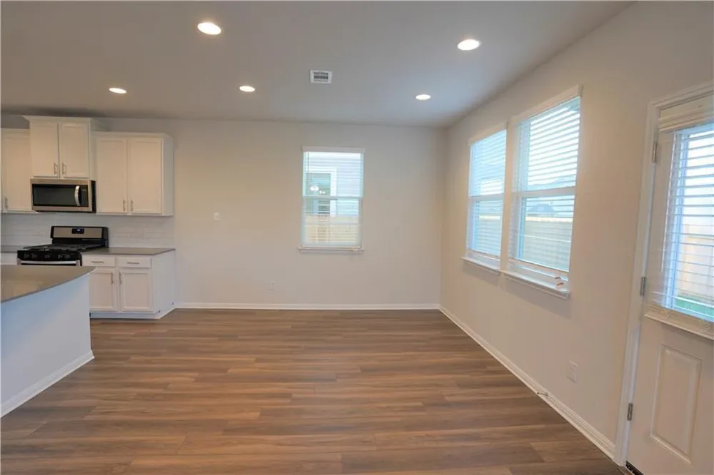 12110 Tolson Drive Manor, TX 78653