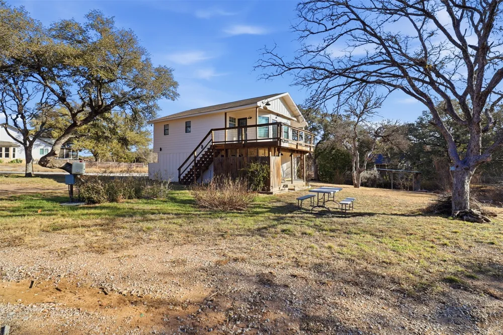 610 Williams Lakeshore Kingsland, TX 78639