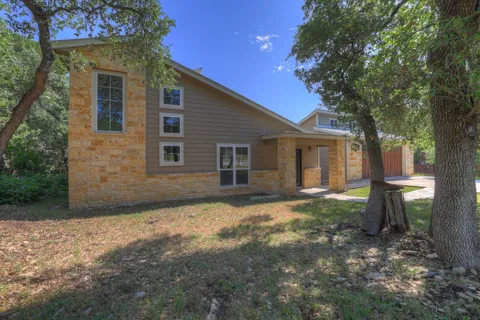 3055 Lakeview Drive