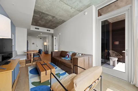 48 East Avenue #3006