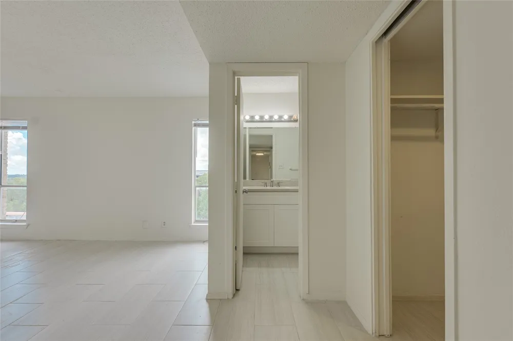 3431 North Hills Drive #321 Austin, TX 78731