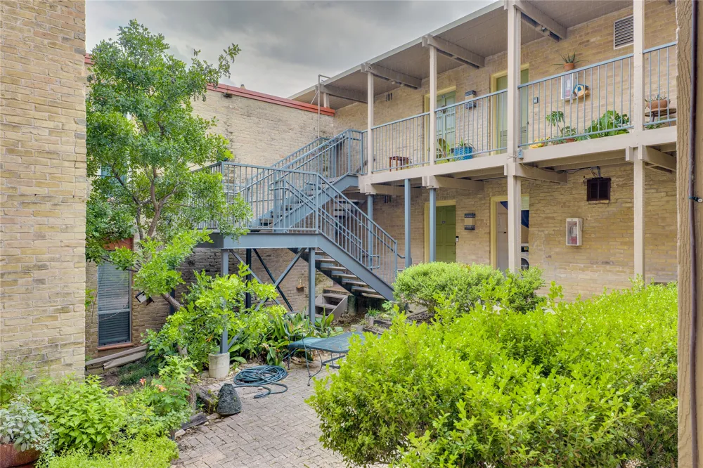 3431 North Hills Drive #321 Austin, TX 78731